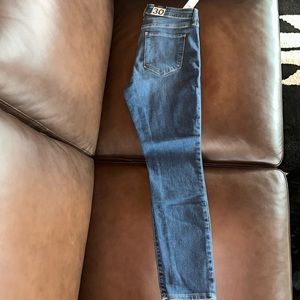 Gap Universal Mid Rise Jegging